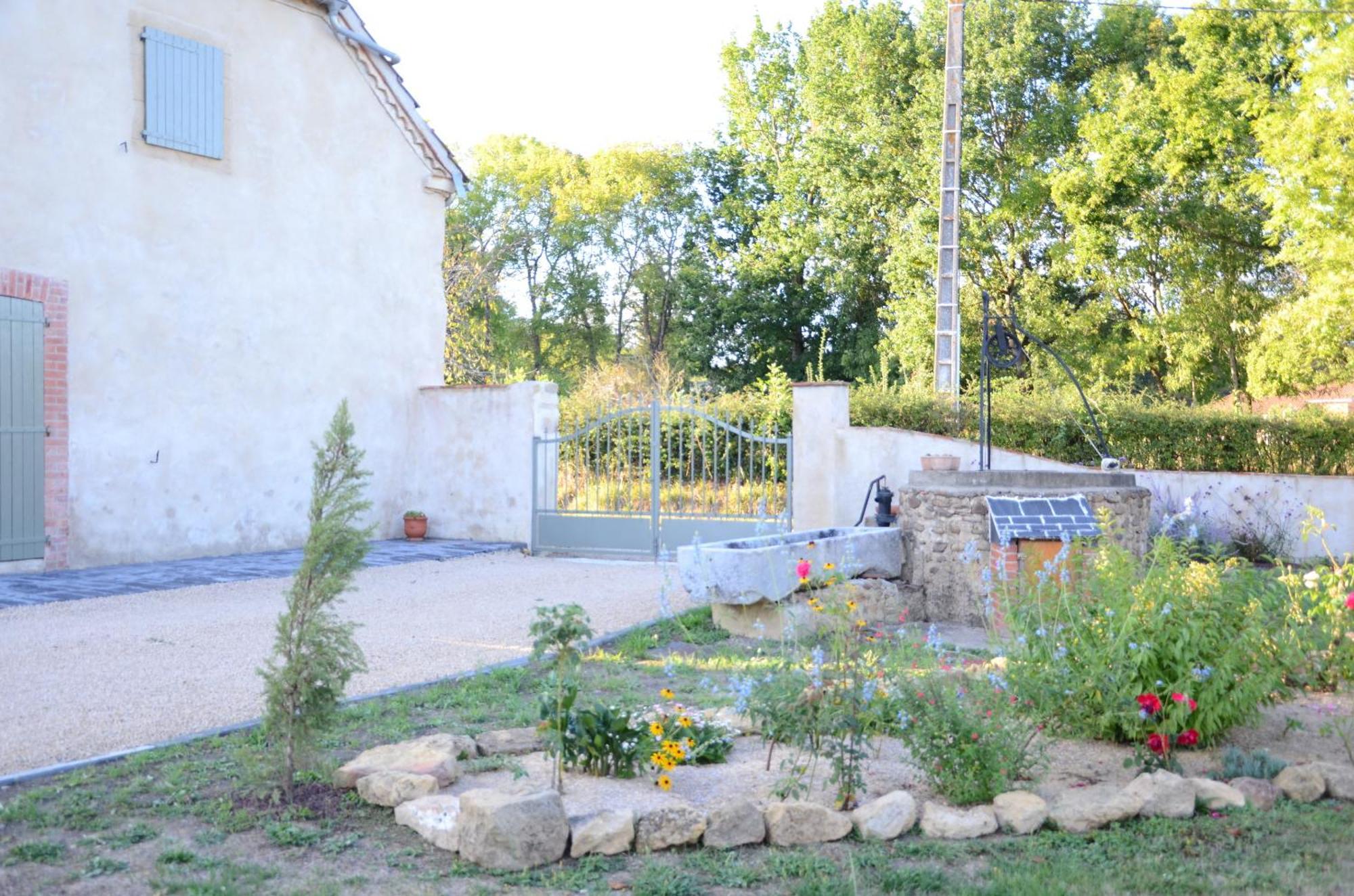 Ecogite Rural La Cle Des Champs Peyrelongue-Abos Habitación foto
